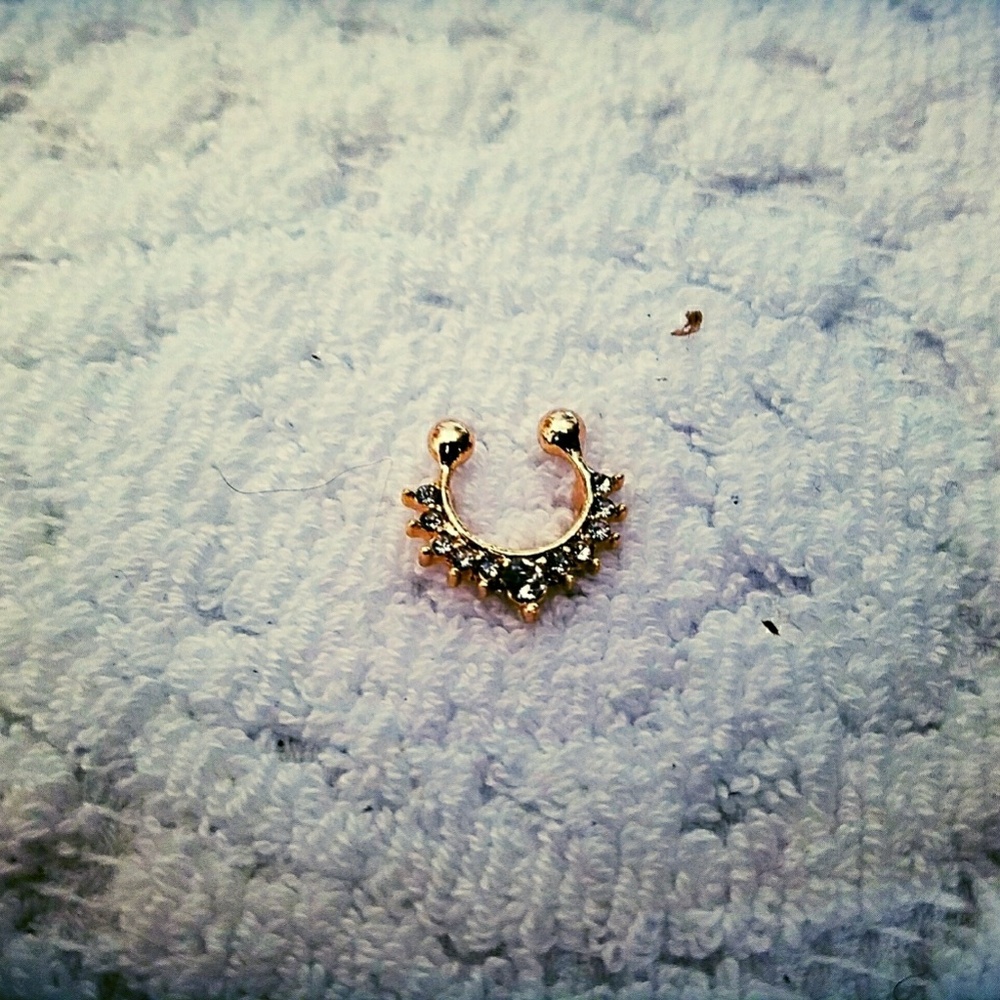 Gold non pierce nose ring